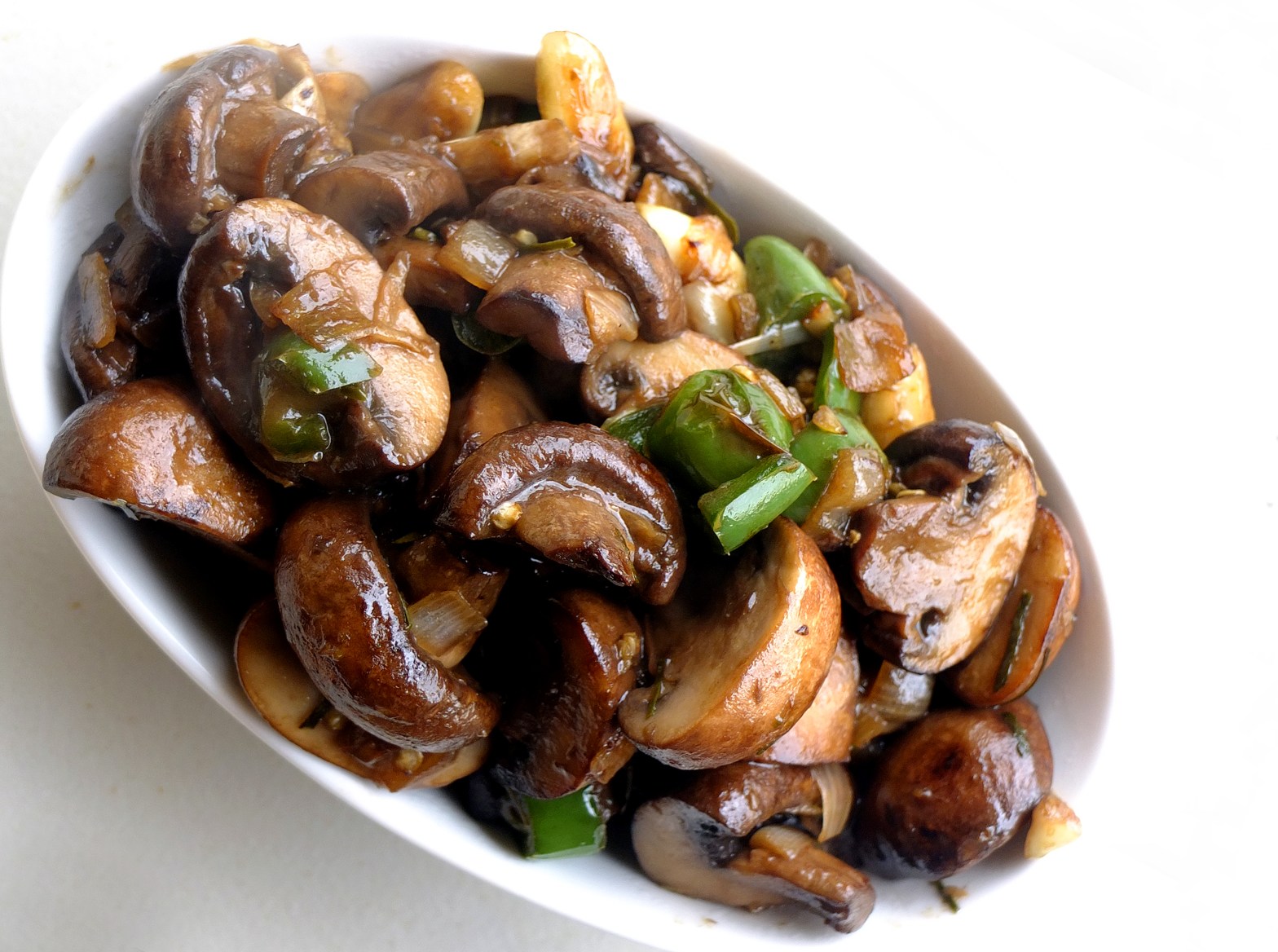 Garlic stir-fried mushrooms
